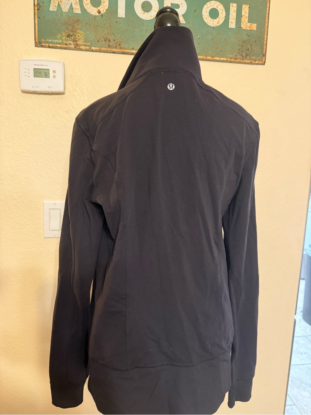 Lululemon Womens Nice Asana Funnel Neck Mid-Layer Ruffle Jacket Black 12 READ - Picture 5 of 5